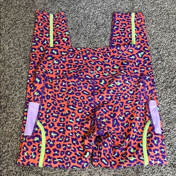 Peloton Neon Leopard Print Leggings - Picture 3 of 3